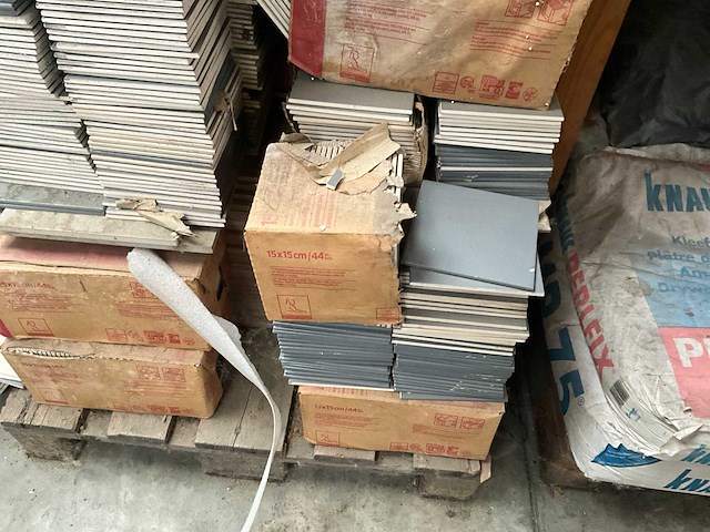 Partij diverse tegels en toebehoren - afbeelding 16 van  26