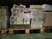 Partij diverse tegels, plinten en sanitaire toebehoren (17x pallet) - afbeelding 8 van  20