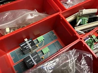 Partij diverse toestelonderdelen - afbeelding 36 van  94
