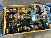 Partij diverse transformatoren - afbeelding 1 van  6