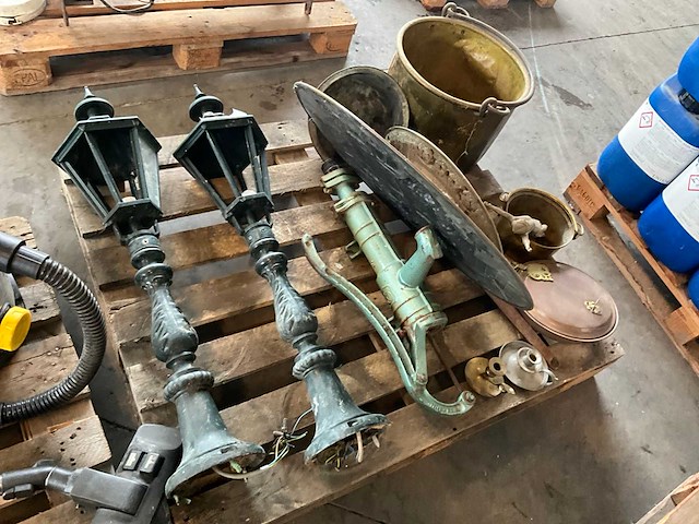 Partij diverse tuinaccessoires - afbeelding 1 van  9