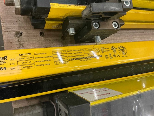 Partij diverse veiligheidslichtschermen / lichtgordijnen - afbeelding 3 van  11