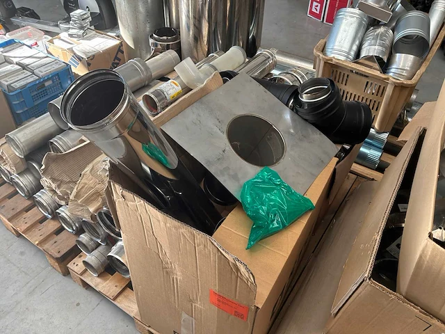 Partij diverse ventilatiebuizen en toebehoren - afbeelding 14 van  32