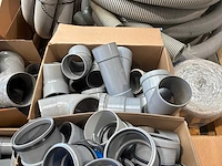 Partij diverse ventilatiepijpen, bochten en koppelstukken - afbeelding 9 van  13