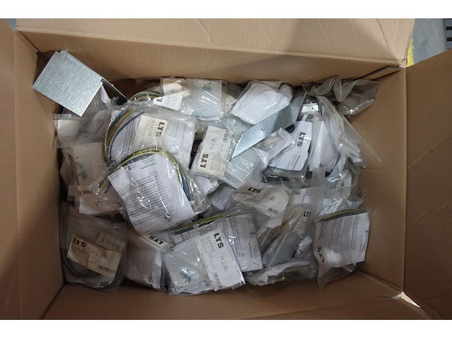 Partij diverse verlichtingsarmatuur lts + 41x lamp osram t5 54w/830 - afbeelding 10 van  21