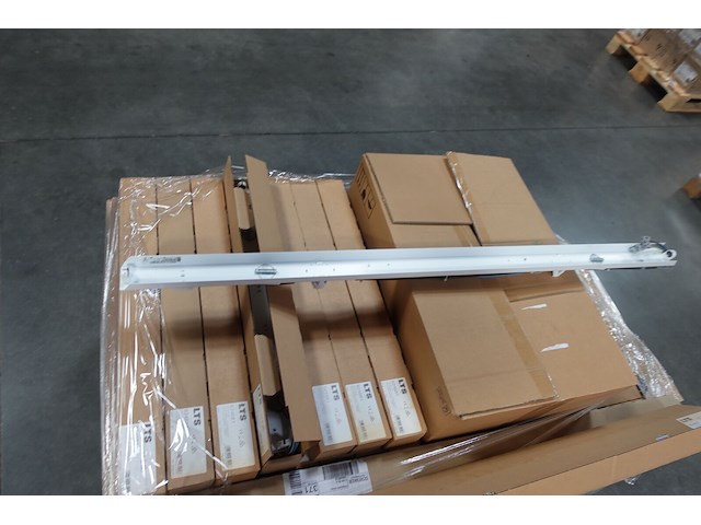 Partij diverse verlichtingsarmatuur lts + 41x lamp osram t5 54w/830 - afbeelding 1 van  21