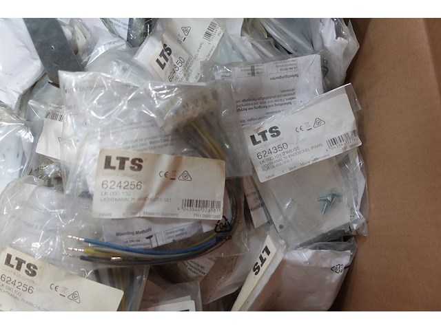 Partij diverse verlichtingsarmatuur lts + 41x lamp osram t5 54w/830 - afbeelding 14 van  21