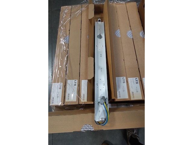 Partij diverse verlichtingsarmatuur lts + 41x lamp osram t5 54w/830 - afbeelding 19 van  21