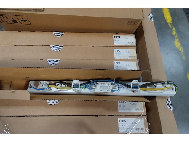 Partij diverse verlichtingsarmatuur lts + 41x lamp osram t5 54w/830 - afbeelding 21 van  21