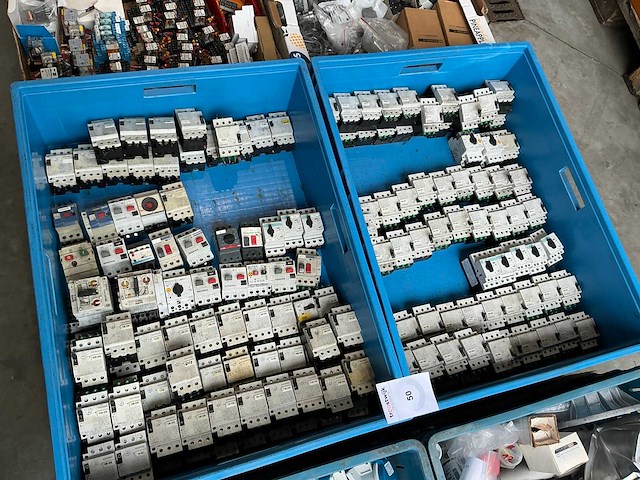 Partij diverse vermogenschakelaars - afbeelding 1 van  7