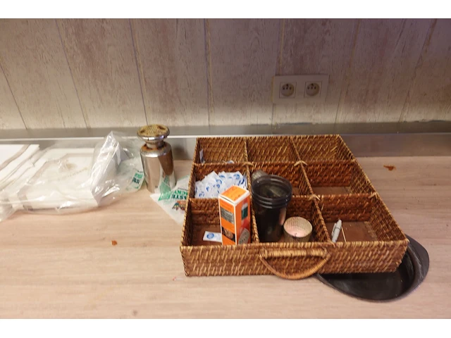Partij diverse verpakking en decoratie - afbeelding 20 van  51