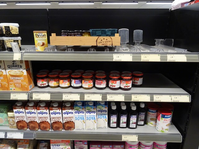 Partij diverse voeding/koffie/garnituur - afbeelding 10 van  10