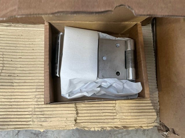 Partij diverse vrachtwagen onderdelen - afbeelding 7 van  9