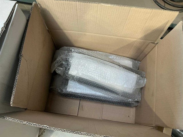 Partij diverse vrachtwagen onderdelen - afbeelding 8 van  9