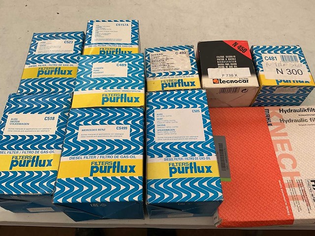Partij diverse waaronder,auto brandstoffilters - afbeelding 1 van  1