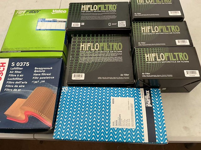 Partij diverse waaronder,auto luchtfilters - afbeelding 1 van  1