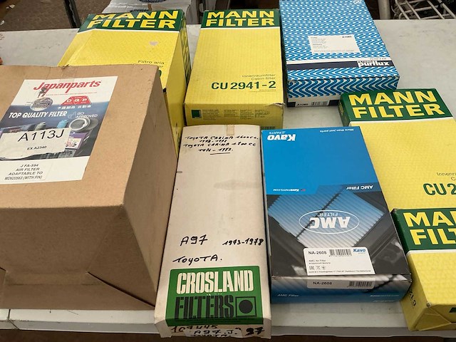 Partij diverse waaronder,auto luchtfilters - afbeelding 1 van  1