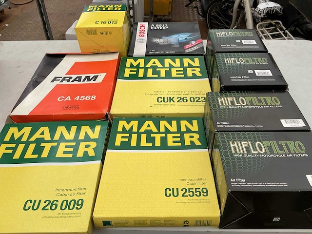 Partij diverse waaronder,auto luchtfilters - afbeelding 1 van  1