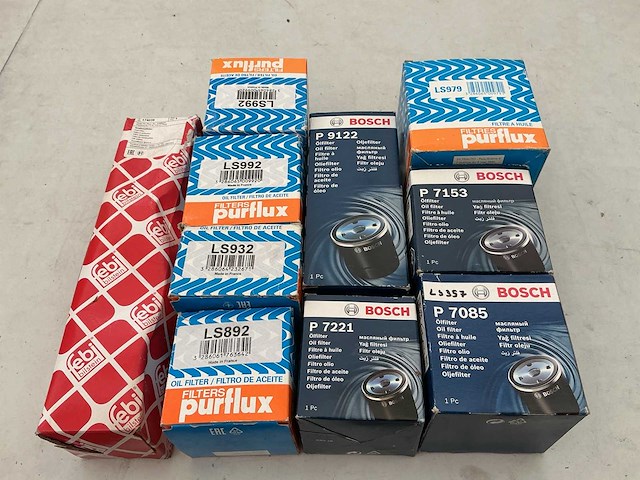 Partij diverse waaronder,auto oliefilters - afbeelding 1 van  1