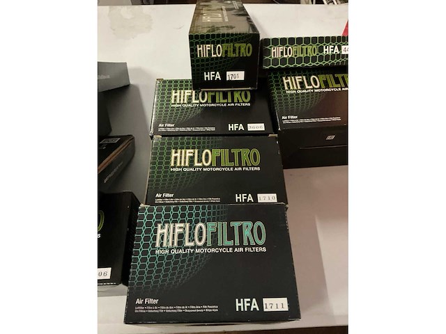 Partij diverse waaronder,oliefilters,aircofilters enz. - afbeelding 2 van  2