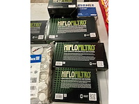 Partij diverse waaronder,oliefilters,aircofilters enz. - afbeelding 2 van  2