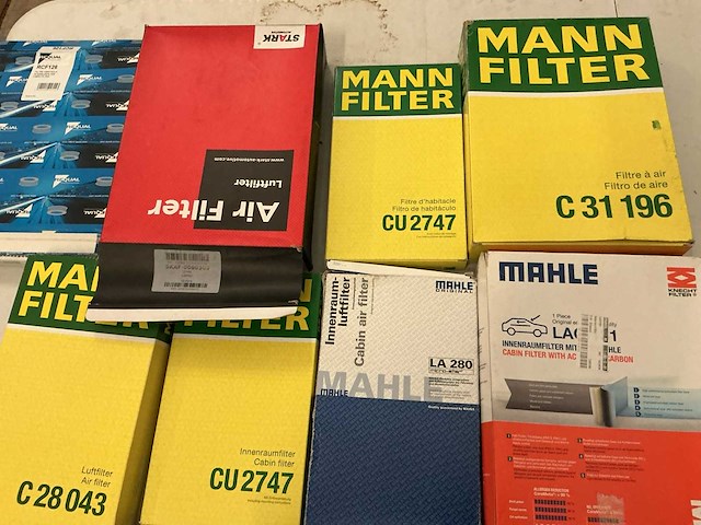 Partij diverse waaronder,oliefilters,aircofilters enz. - afbeelding 1 van  1