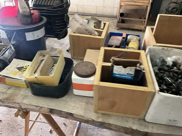 Partij diverse werkplaatsmaterialen - afbeelding 8 van  21