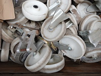 Partij diverse wielen in houten kist - afbeelding 6 van  6