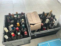 Partij diverse wijnflessen en schuimwijn – in kunststof kratten en originele dozen - afbeelding 2 van  6