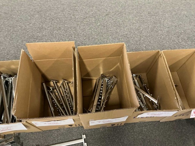 Partij diverse winkelhaken en beugels - afbeelding 7 van  10