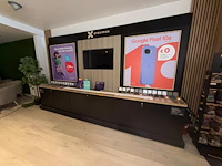 Partij diverse winkelinrichting voor telecomshop
