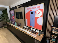 Partij diverse winkelinrichting voor telecomshop - afbeelding 2 van  7