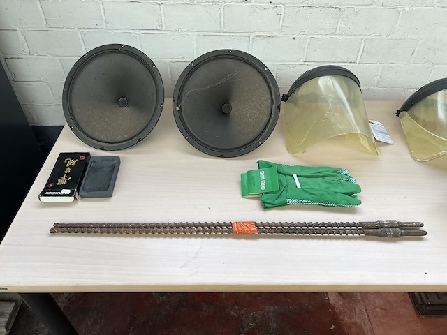 Partij diverse w.o. beschermkappen en boren - afbeelding 3 van  5