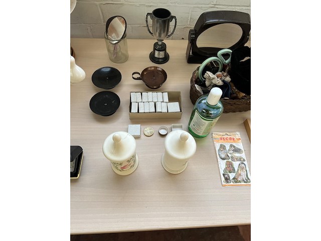 Partij diverse w.o. bureaulamp en vouwmeters - afbeelding 3 van  5