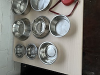 Partij diverse w.o. rvs eetbakjes en pluchen beren - afbeelding 2 van  4