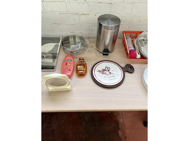 Partij diverse w.o. vuilbakje en strijkijzer - afbeelding 3 van  6