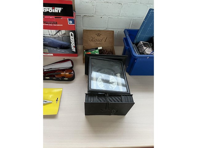 Partij diverse w.o. wandklok en universeel mes - afbeelding 3 van  4