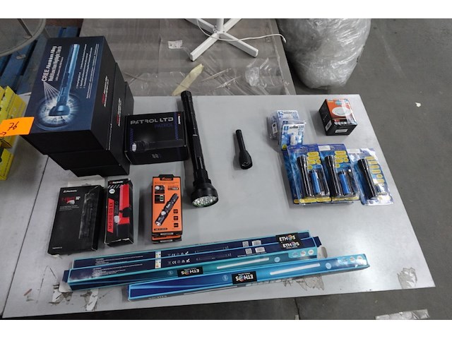 Partij diverse zaklampen - afbeelding 1 van  15