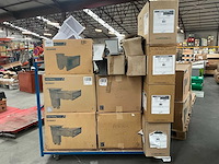 Partij diverse zwembad skimmers en onderdelen - afbeelding 1 van  8