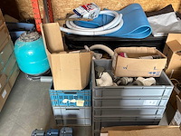 Partij diverse zwembadaccessoires - afbeelding 1 van  8