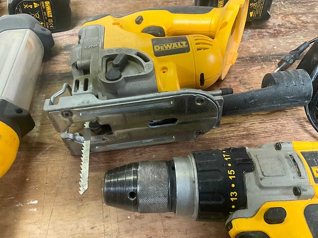 Partij diversen accu dewalt (10x) - afbeelding 7 van  21