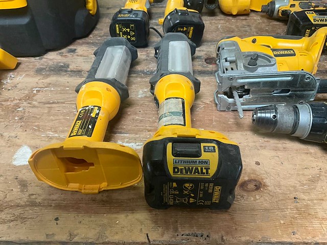 Partij diversen accu dewalt (10x) - afbeelding 10 van  21