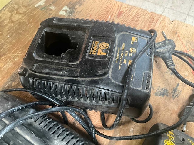 Partij diversen accu dewalt (10x) - afbeelding 14 van  21