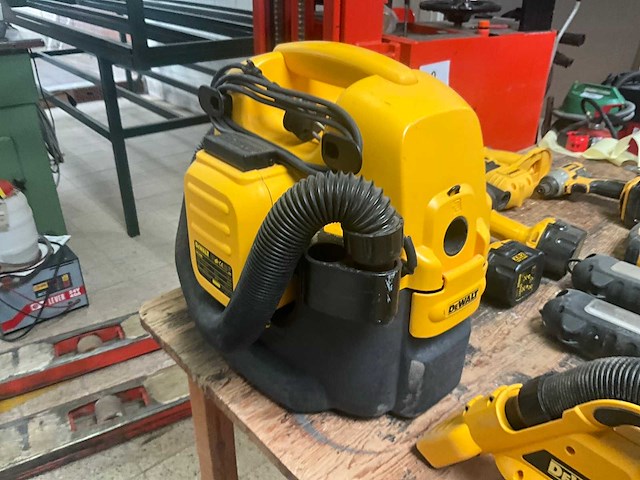 Partij diversen accu dewalt (10x) - afbeelding 17 van  21