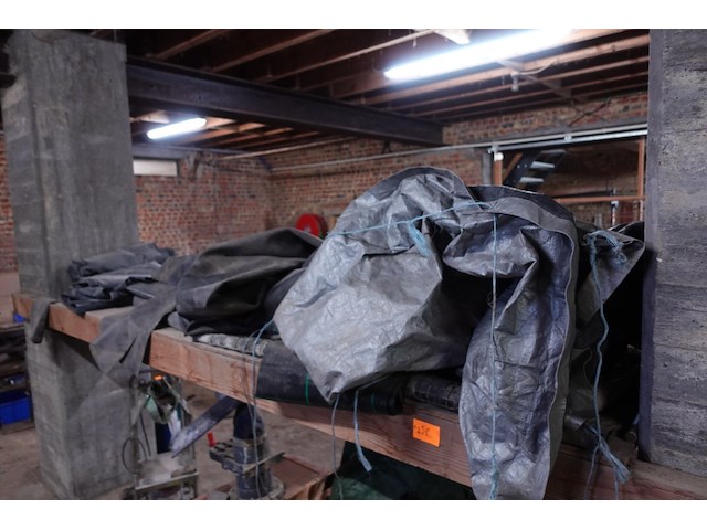 Partij diversen afdekzeil - afbeelding 1 van  2