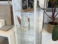 Partij diversen bestaande uit formica wandkast, metalen vuilnisemmer, pvc emmers, 4 formica krukjes, 2 metalen krukjes, dienwagen, enzovoor - afbeelding 6 van  10