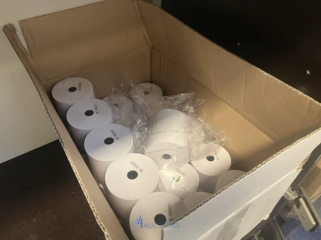 Partij diversen bestaande uit pencelen, decoratiematerialen, meetlatten, naaigaren, scharen, meetlinten, tape, enzovoort - afbeelding 7 van  16