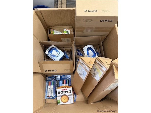 Partij diversen, decoupeer zaagbladen, lampen etc - afbeelding 7 van  7