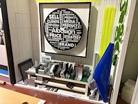 Partij diversen met bannerhouders en displays