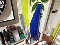 Partij diversen met bannerhouders en displays - afbeelding 14 van  19